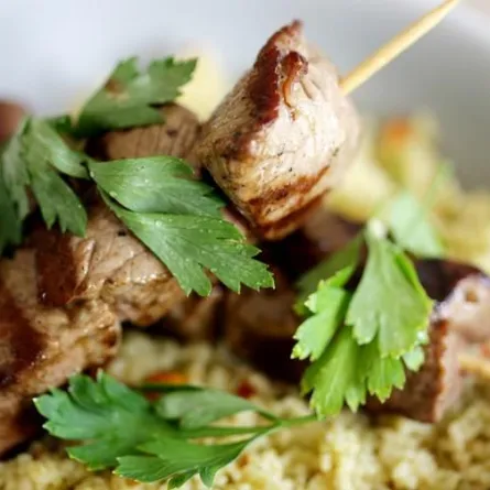 أعدّي الكسكس مع أشياش اللحم