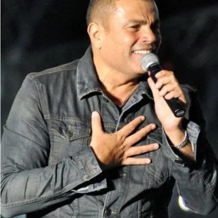 عمرو دياب يُشعل الساحل الشمالي