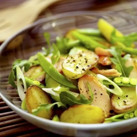 سلطة البطاطا الالمانية بطريقة سهلة