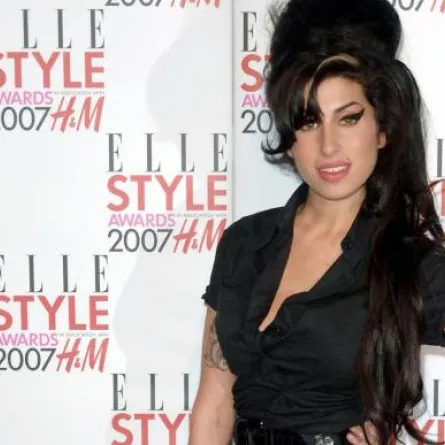 القضاء البريطاني يعيد فتح التحقيق بوفاة إيمي واينهاوس