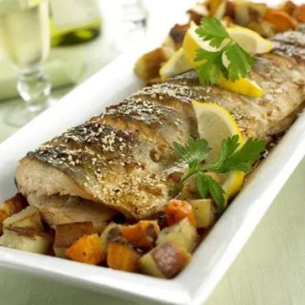 حمّري السلمون مع البطاطس على الطريقة الشرقية