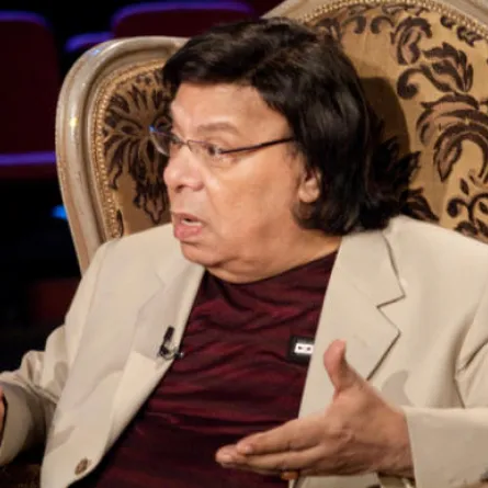 زملاء نجم الكوميديا وحيد سيف يبكون رحيله