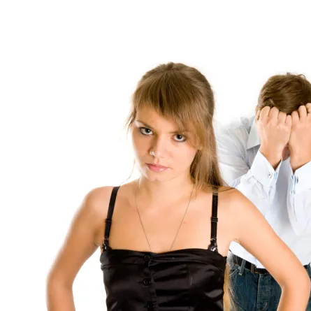 "علقة ساخنة" من الزوجة المراهقة!