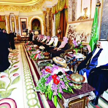 المرأة السعودية تؤدي قسم الشورى أمام خادم الحرمين الشريفين