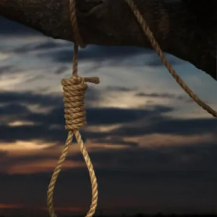 الإعدام شنقاً لـ7 رجال اغتصبوا طفلة