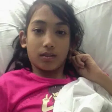 خطأ طبي يودي بالطفلة رهام إلى عالم الإيدز