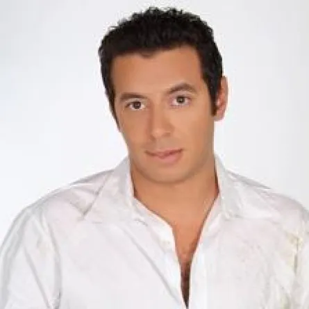 عمر مصطفى شعبان الـ 45 عاماً يثير حفيظة نساء البنك