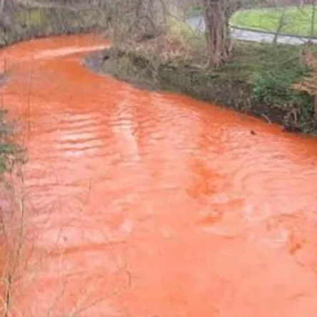 نهر برتقالي في بريطانيا