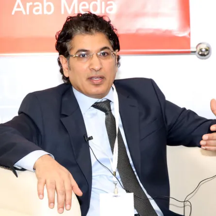 الحارثي يشارك في مؤتمر إعلامي بالجامعة الأمريكية بالشارقة