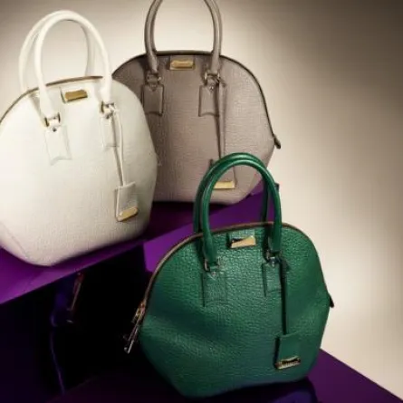 احتفلي بعيد الأم مع أجمل اكسسوارات بيربري