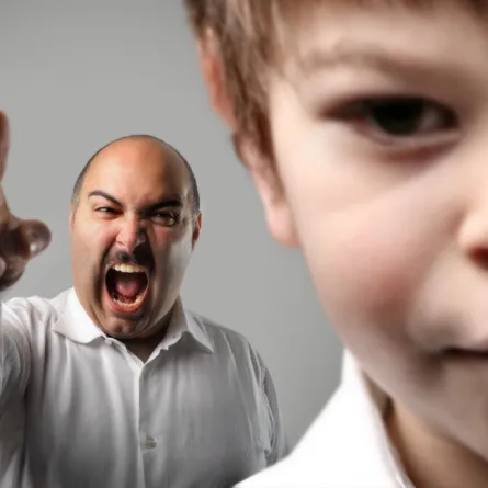 نصيحة لكل أب:اعط ابنك استقلاليته حتى لا يعاندك!