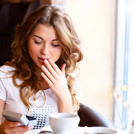 مذيع سعودي يخطب فتاة على "تويتر"