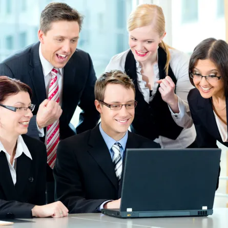 6 طرق غير نقدية لتحفيز الموظفين الممتازين