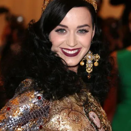 نجوم حاولوا الانتحار ولكن!