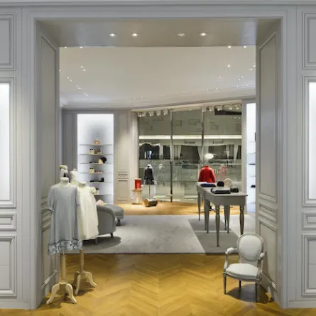 Baby Dior في مركز "الأفينيوز" في الكويت