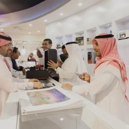 دورات ودبلومات لصناعة الأفلام والتصوير الفوتوغرافي في أكاديمية الأمير احمد بن سلمان