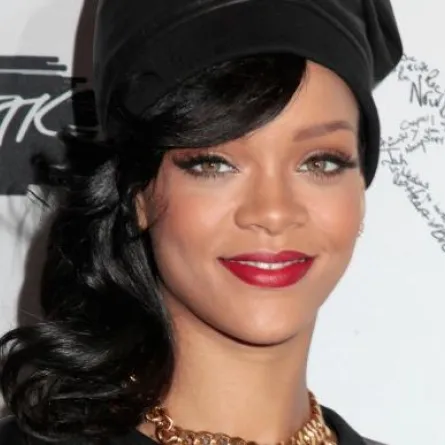 ريهانا تشري قصراً بـ 12 مليون دولار... بالصور