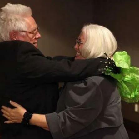 بعد 65 عاماً من الفراق طفل يجمع شمل شقيقان