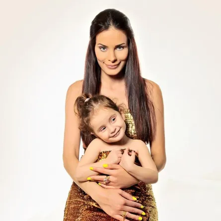 دومينيك حوراني:تنازلت عن حضانة ابنتي وحصلت على الطلاق