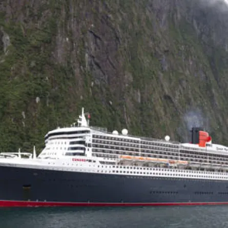 رحلة في أكبر سفينة إلى ثامن عجائب الدنيا