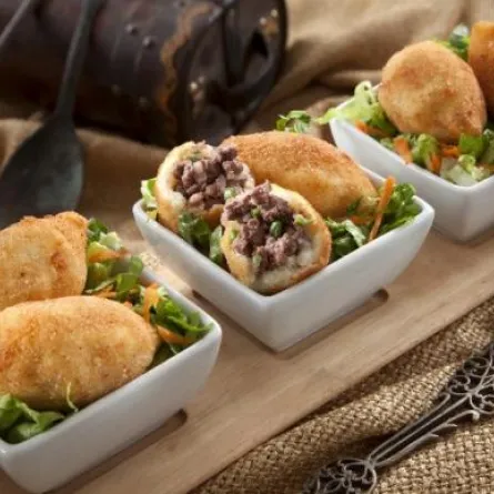 كاتليس البطاطا واللحم المفروم