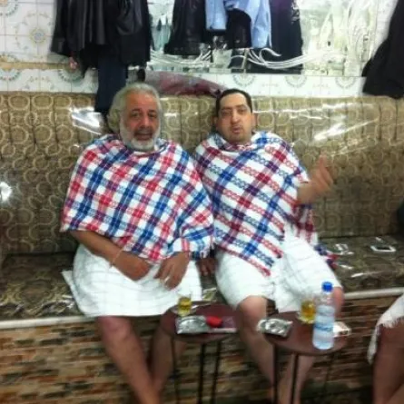 أيمن زيدان يظهر بملابس "حمام السوق" في سوريا !