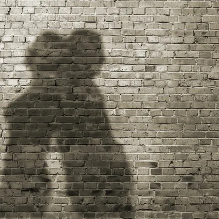 تُهدد خطيبها بالفضيحة أو دفع 15 ألف درهم!