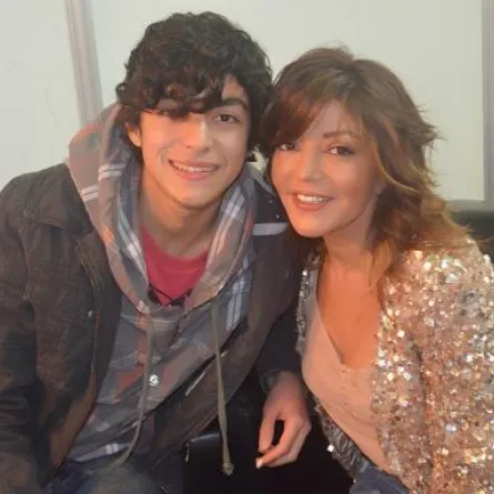 ابن سميرة سعيد يفاجئها في بيروت