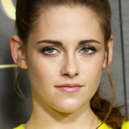 كريستن ستيوارت تعتذر لمعجبيها لكنها لا تهتم لمشاعرهم