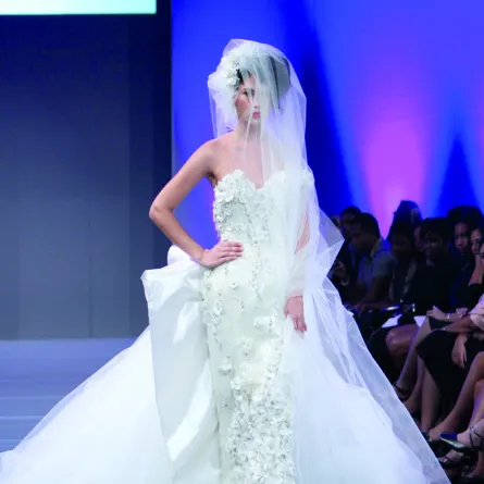 اختاري ما يناسبك من  فساتين العروس!