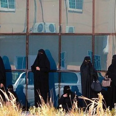 "حافز" يشعل النيران في البيوت السعودية