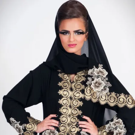 أي حقيبة لعباءتك السوداء؟