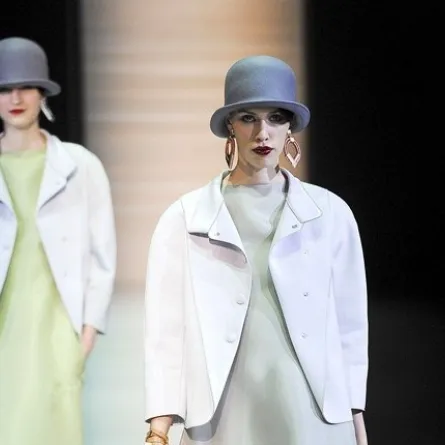 "جورجيو أرماني" يسافر بجمهوره إلى الشرق