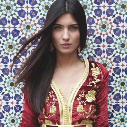 أيّ لون يليق بتوبا أكثر؟