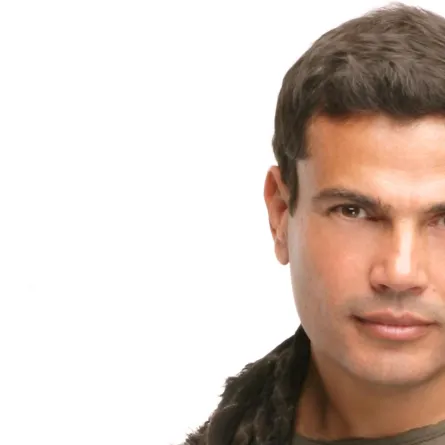 عمرو دياب:لن أستقر في دبي وفيلمي مع إليسا شائعة