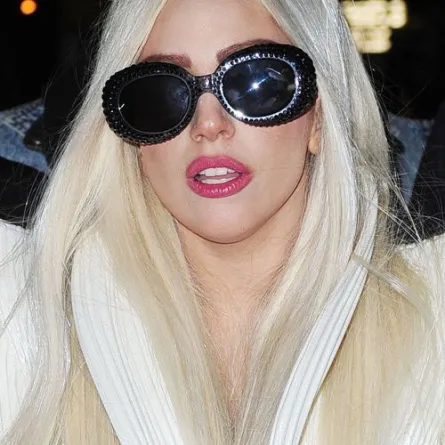 55 ألف دولار ثمن هدية Lady Gaga لحبيبها