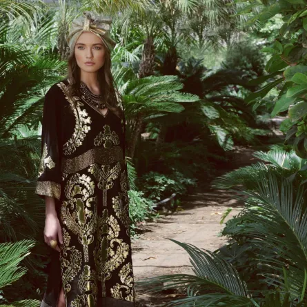 عباءات فاخرة لأناقتك الرمضانية