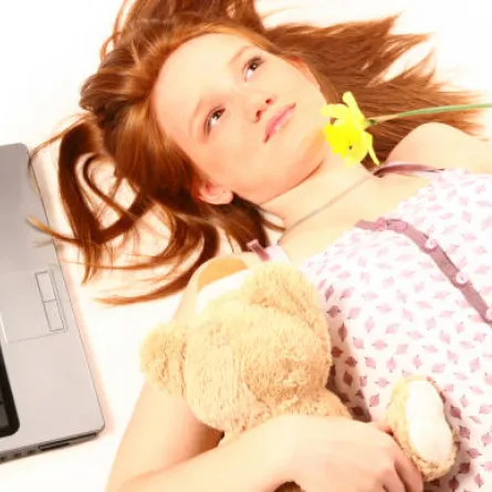 أحبته على الفيس بوك .. فاستقبلها في المطار