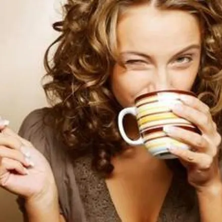 الكافيين يقلل وزن الجنين ويؤخر الولادة