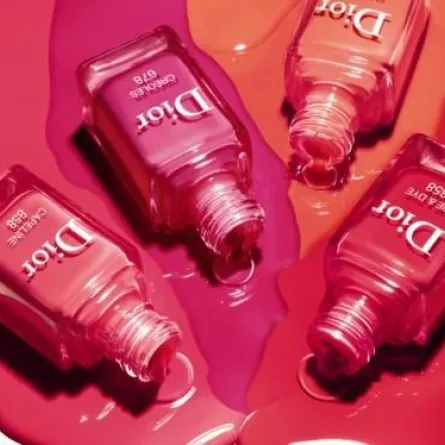 Dior Vernis أظافر صاخبة للصيف