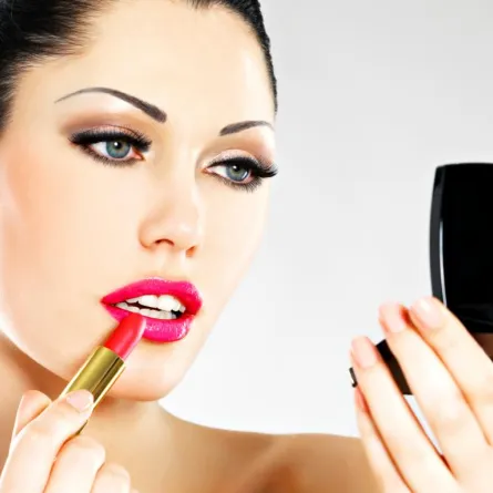 10 خطوات لمكياج سهرة مفاجئة