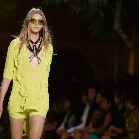 Versace يحيي ستايل الروك من جديد