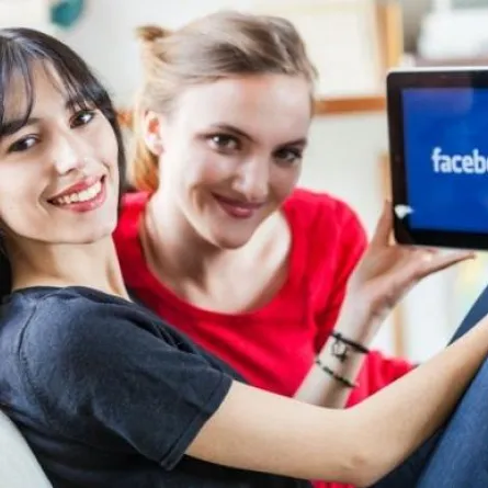 الفيس بوك يسبب السمنة