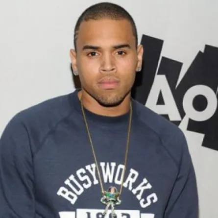 كريس براون ضحيّة الاتّصالات الكاذبة