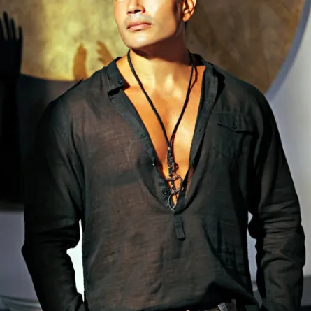 لماذا تأجل مسلسل عمرو دياب إلى العام المقبل؟