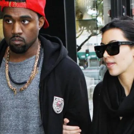 كانيي ويست يدفع 100 ألف دولار ليرى كيم كردشيان