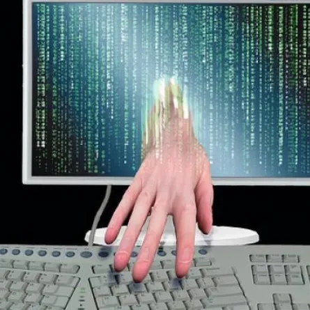 انتبه.. فقد يدخل الهاكرز لكاميرا حاسوبك