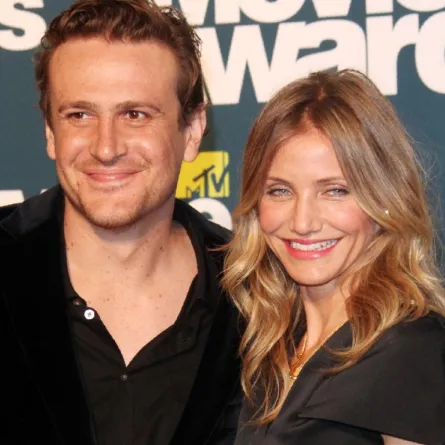 Cameron Diaz تنقل علاقتها بـ Jason Segel من صداقة إلى غرام