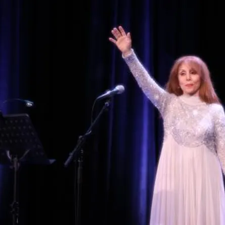 هل تكون السيدة فيروز نجمة مهرجان قرطاج العام المقبل؟