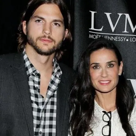 أشتون كوتشر يطلب رسمياً الطلاق من ديمي مور